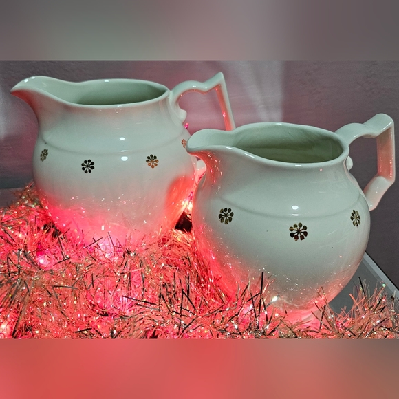 2PC Set Vintage Hall White Pitchers w/Gold Snowflakes Starburst Pattern - Picture 2 of 10